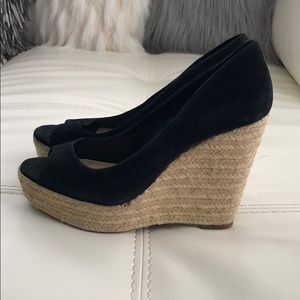 Vince Camuto black wedges